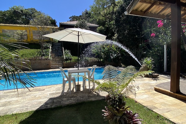 2 outdoor pools