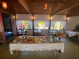 Free daily self-serve breakfast