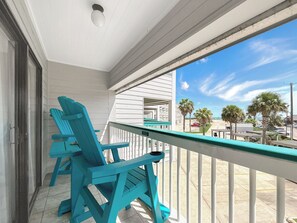 Property grounds - Beautiful Galveston, ocean front, Ocean views, Comfortable Beds N Amazing pools. (Galveston)