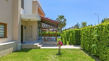 Biệt thự dành cho gia đình | Quang cảnh vườn