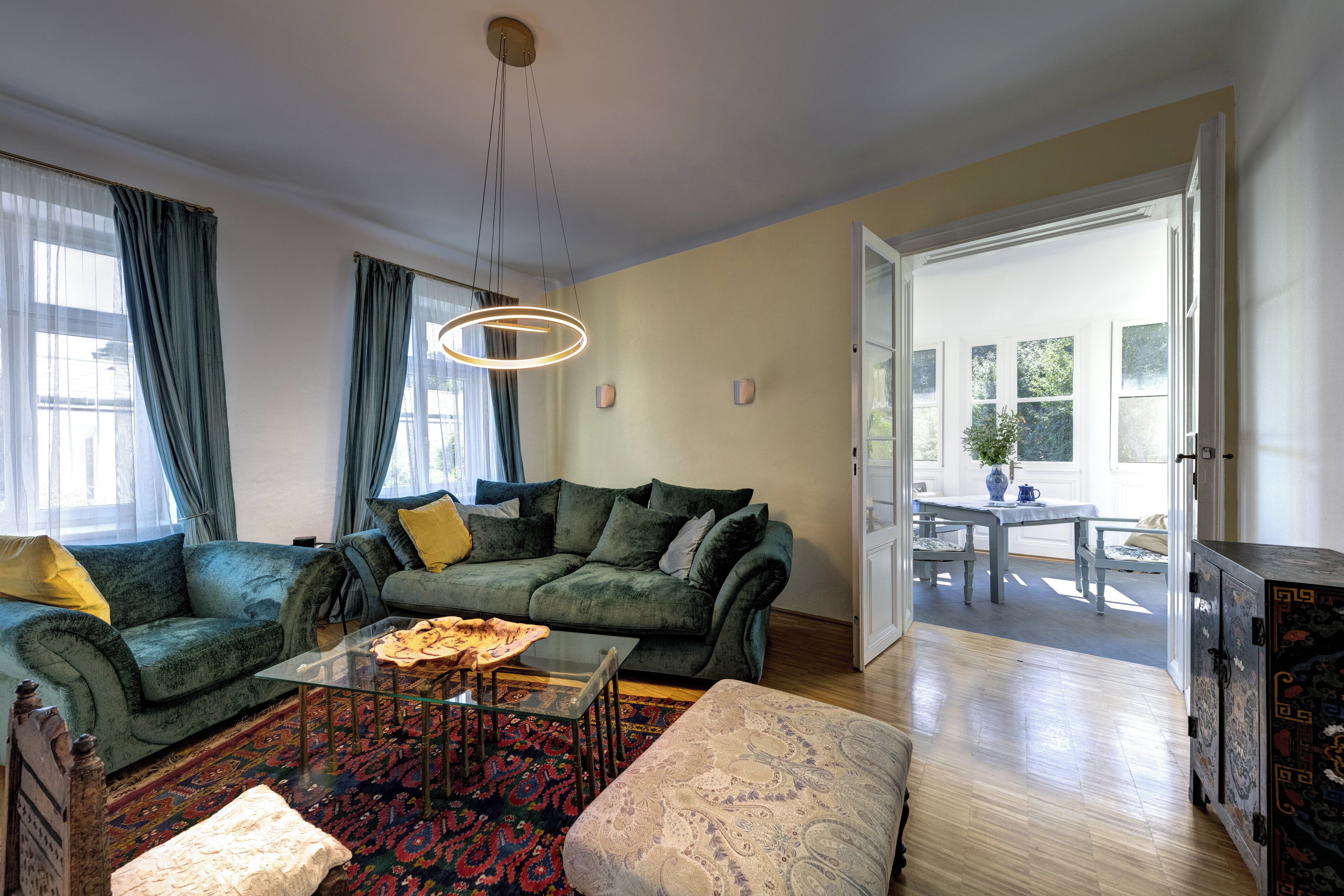 Smart TV, tenis de mesa, libros y estéreo 