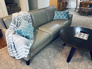 Een smart-tv en een open haard