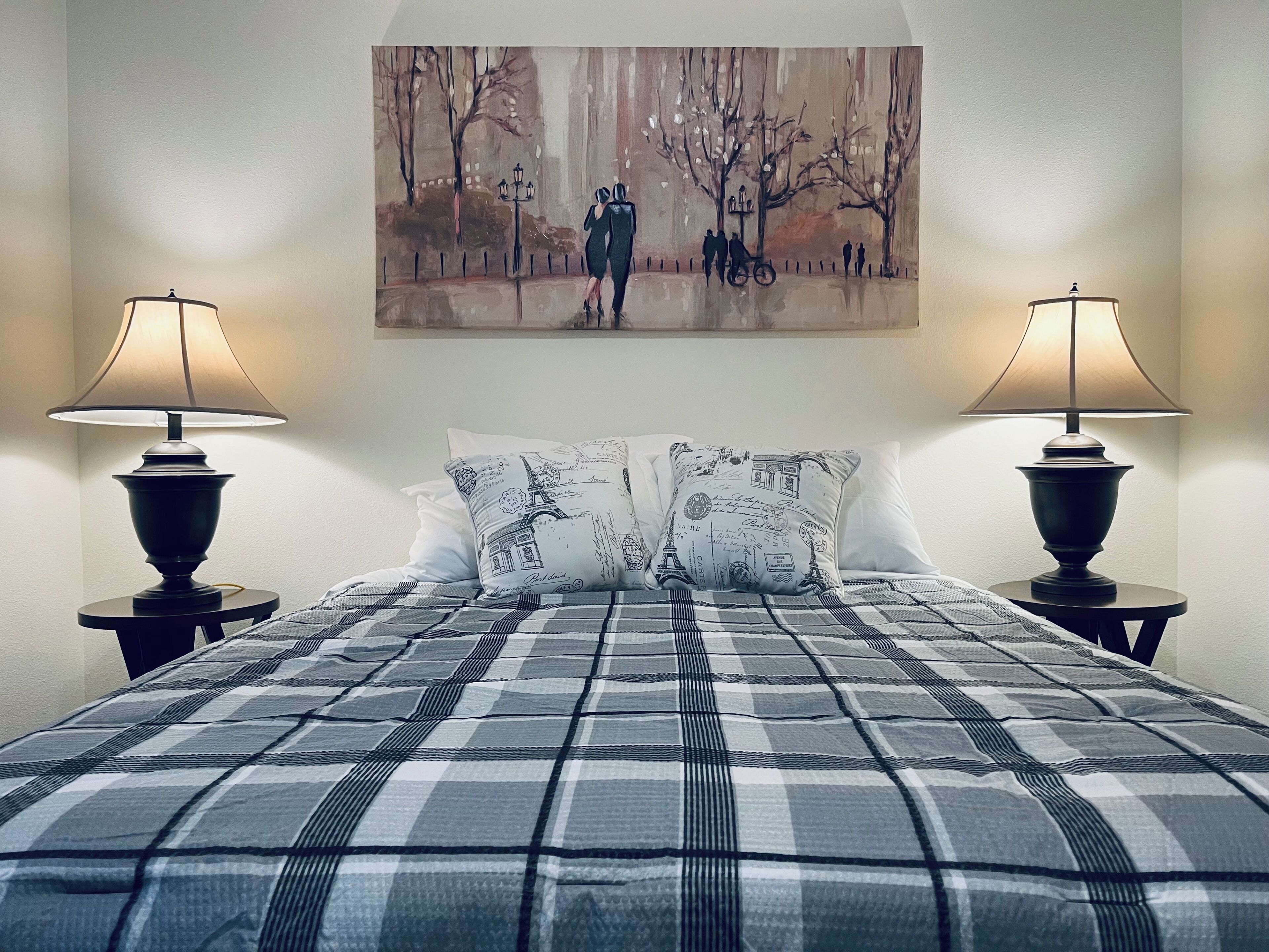 3 slaapkamers, een bureau, een strijkplank/strijkijzer, wifi