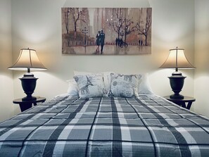 3 slaapkamers, een bureau, een strijkplank/strijkijzer, wifi