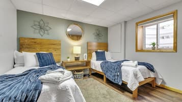 2 slaapkamers, een strijkplank/strijkijzer, reisbedje, internet