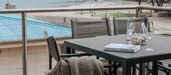 Surf break at Bayview villas SEA VIEW