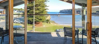 12 Rocks Beach View Loft. Central Port Campbell.