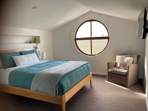 2 bedrooms, iron/ironing board, WiFi, bed sheets - 12 Rocks Beach View Loft. Central Port Campbell. (Port Campbell)