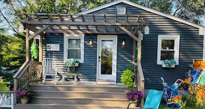 Sunsets, Surf and Serenity at Sandpiper Cottage!