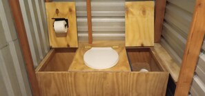 Umweltfreundliche Kosmetikartikel, Handtücher, Seife, Toilettenpapier