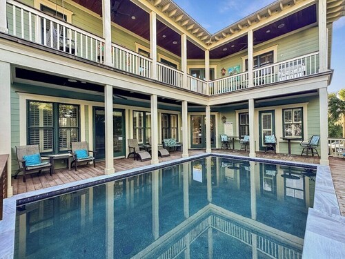 6 BR Home, Steps To Beach, Private Pool & Hot Tub
