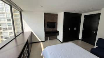 2 habitaciones, tabla de planchar con plancha, wifi y ropa de cama