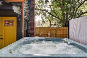 Baignoire à remous extérieure