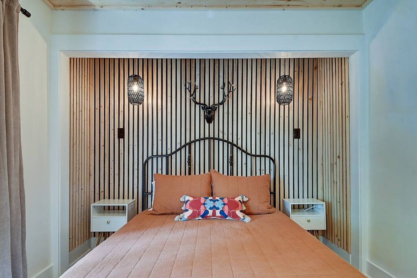 2 Schlafzimmer, Schreibtisch, Bügeleisen/Bügelbrett, WLAN