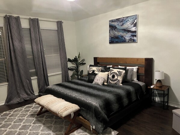 7 chambres, fer et planche à repasser, Wi-Fi, draps fournis