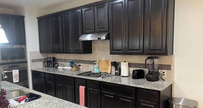 Lush 7-BR, Home Theater/Game Room near Seaworld/Six Flags --St2-