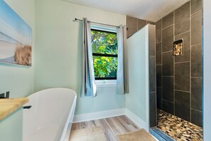 Towels, soap, shampoo, toilet paper