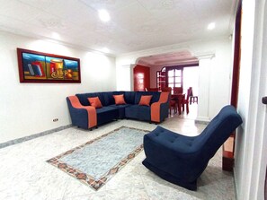 Living area - Hermosa Y Amplia Casa Ubicada Cerca AL Aeropuerto (Bogotá)