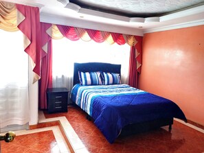4 bedrooms, iron/ironing board, WiFi, bed sheets - Hermosa Y Amplia Casa Ubicada Cerca AL Aeropuerto (Bogotá)