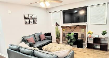 Spacious 3BR/2BA Home-Fast WiFi, Smart TVs,Free Netflix,Furnished Patio- Pets OK