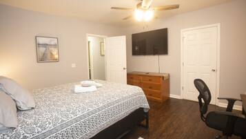 3 slaapkamers, een bureau, een strijkplank/strijkijzer, gratis wifi