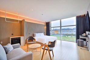 Premier dubbelrum | Badrum | Gratis toalettartiklar, hårtork, badrock och tofflor