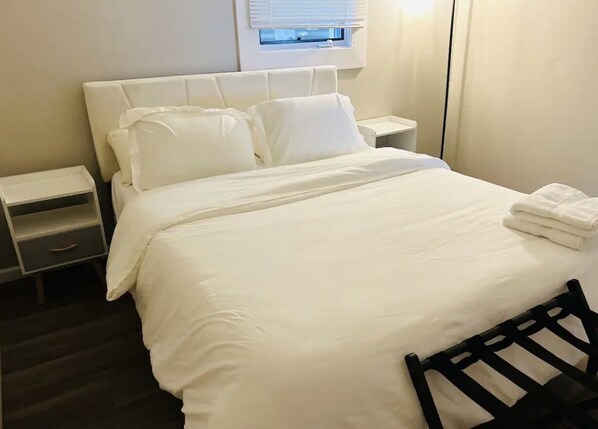 2 makuuhuonetta, silitysrauta/-lauta, ilmainen Wi-Fi, vuodevaatteet