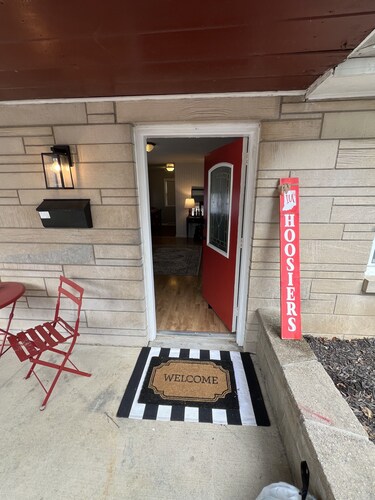 The Hoosier Hideaway ~ 3BR 2B House across the street from Memorial Stadium
