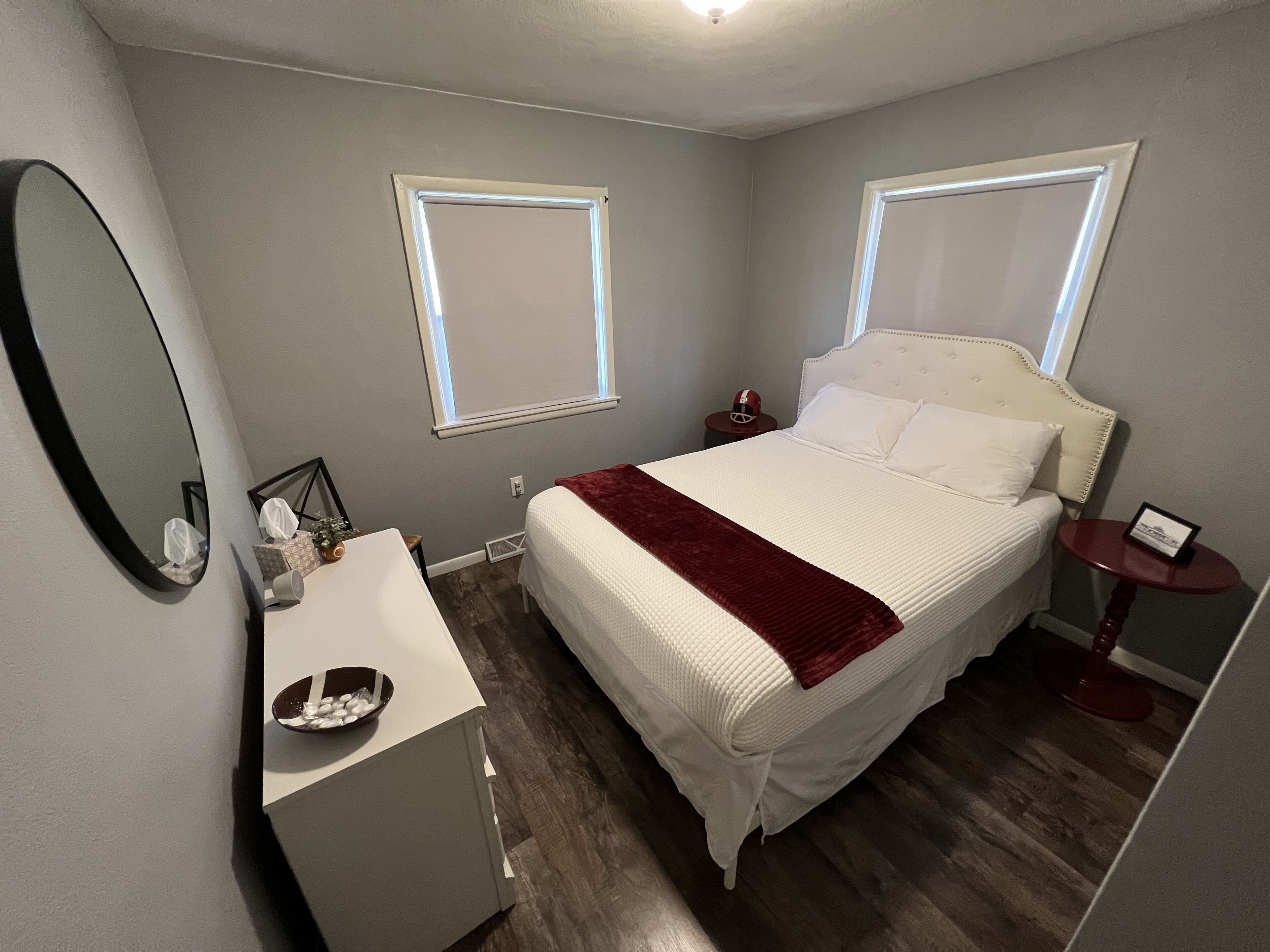 3 slaapkamers, een strijkplank/strijkijzer, gratis wifi, beddengoed