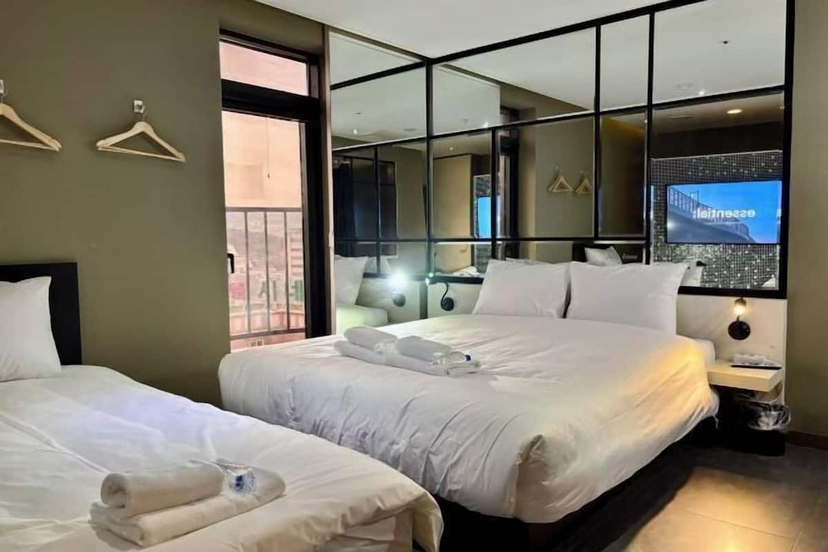 Soundproofing, free WiFi, bed sheets