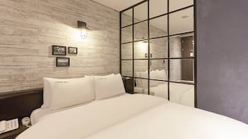Deluxe Double Room | 1 bedroom, soundproofing, free WiFi, bed sheets