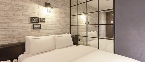 Deluxe Double Room | 1 bedroom, soundproofing, free WiFi, bed sheets