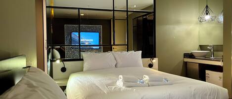 City Twin Room | Soundproofing, free WiFi, bed sheets