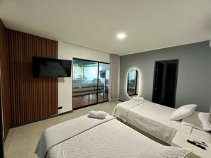 6 bedrooms, in-room safe, WiFi, bed sheets