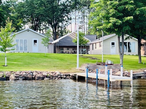 Discover Serenity at 'Holcombe Haven': Your Lakeside Cabin Retreat Awaits!