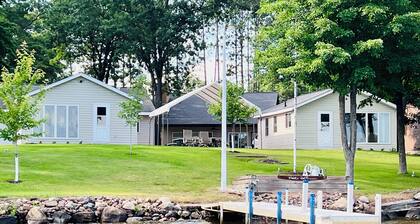 Discover Serenity at 'Holcombe Haven': Your Lakeside Cabin Retreat Awaits!