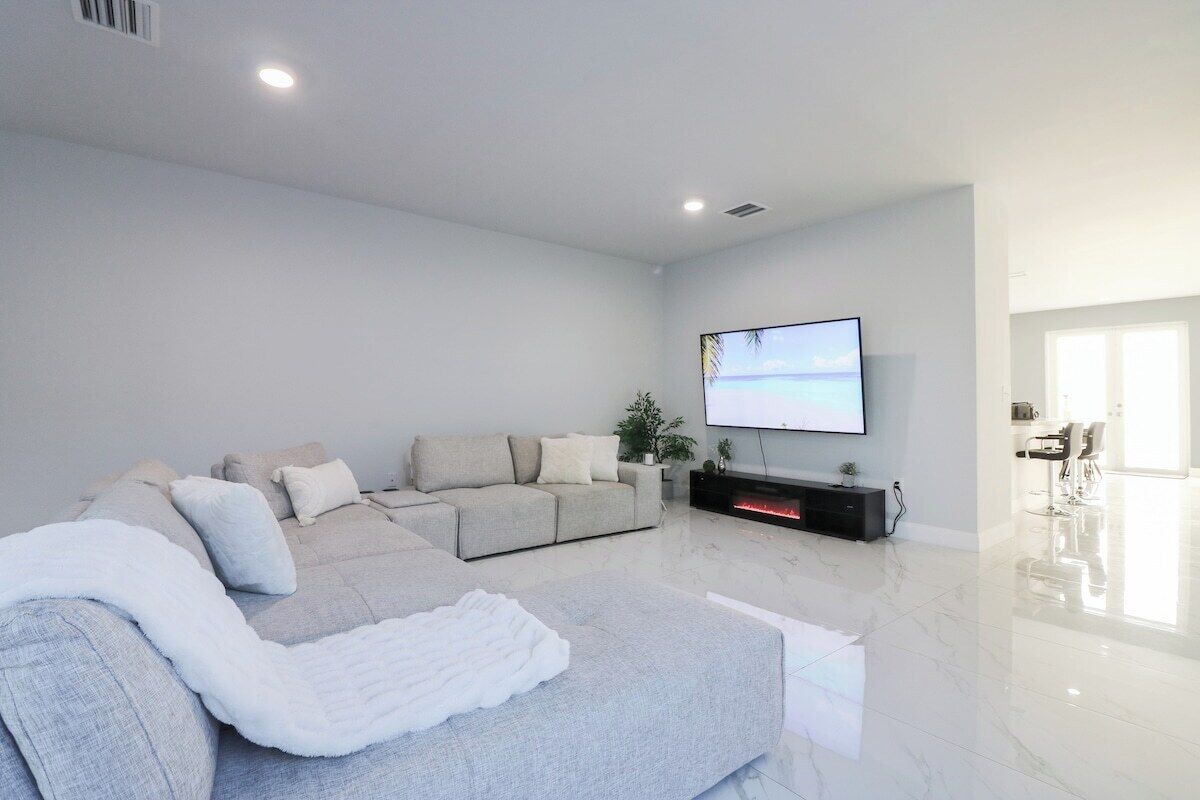 8 Bedroom Luxe Private Home