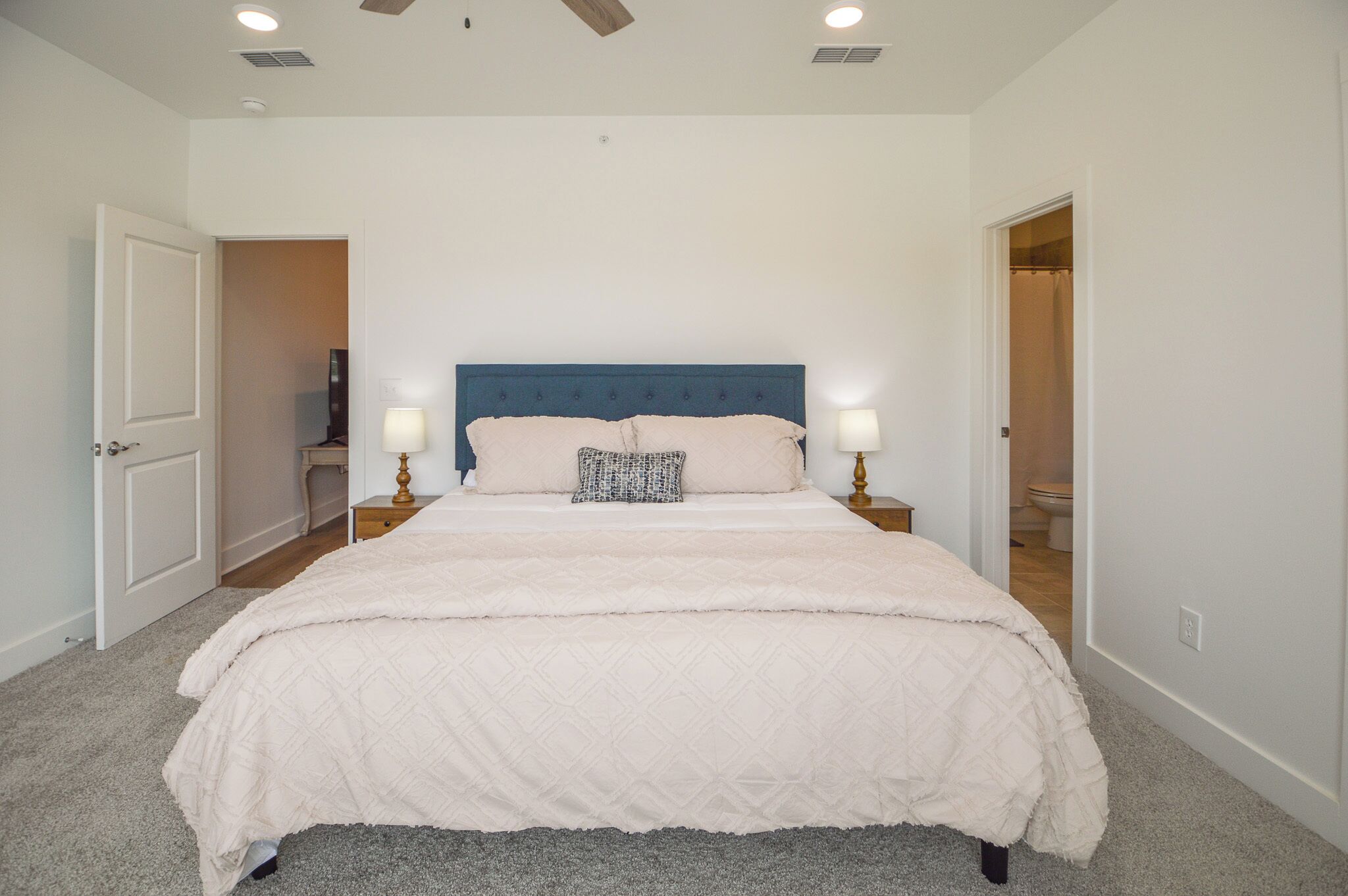 3 bedrooms, iron/ironing board, free WiFi, bed sheets