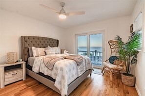 4 bedrooms, desk, iron/ironing board, travel cot