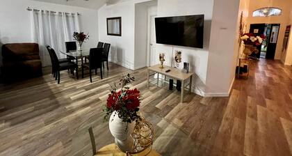 Grand Luxury 4BD Pool Home Disney Universal