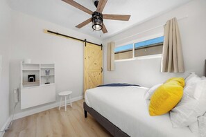 2 bedrooms, iron/ironing board, Internet, bed sheets