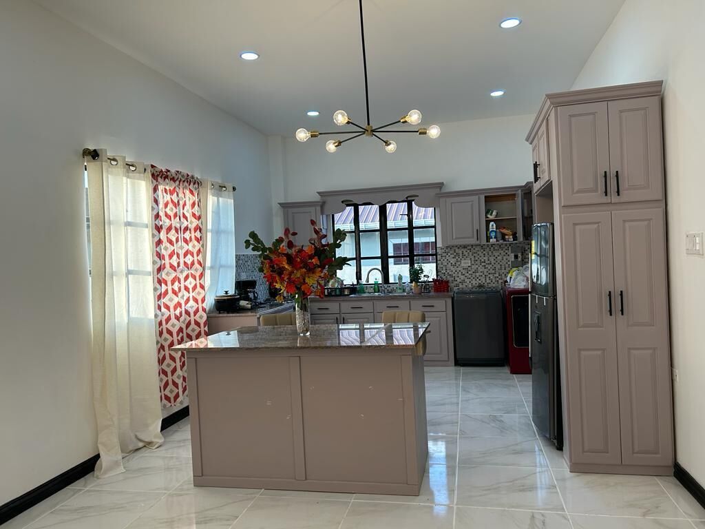 Mikrobølgeovn, ovn og kokeplater