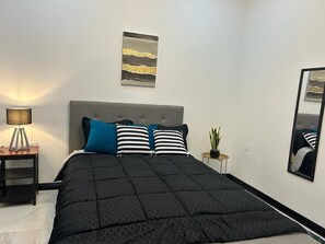 2 bedrooms, iron/ironing board, WiFi, bed sheets - Stylish Comfort and Quiet Convenience –Herstelling, East Bank (Demerara-Mahaica)