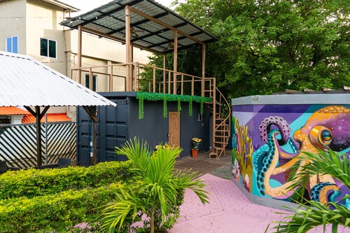 Afueras Del Mar Container #1