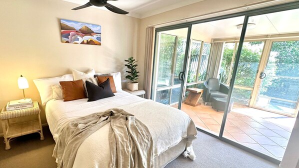 3 habitaciones, tabla de planchar con plancha y ropa de cama 