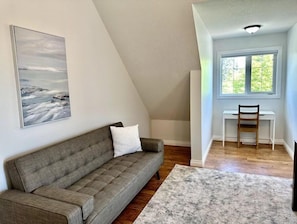 Smart TV, fireplace, stereo