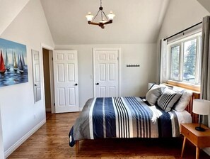 4 bedrooms, desk, iron/ironing board, free WiFi