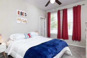 4 bedrooms, iron/ironing board, free WiFi, bed sheets
