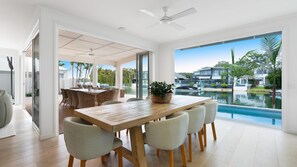 Dining - Lucy - Noosa - Noosaville, Escape to the ultimate luxury getaway (Noosaville)