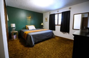 4 bedrooms, WiFi, bed sheets